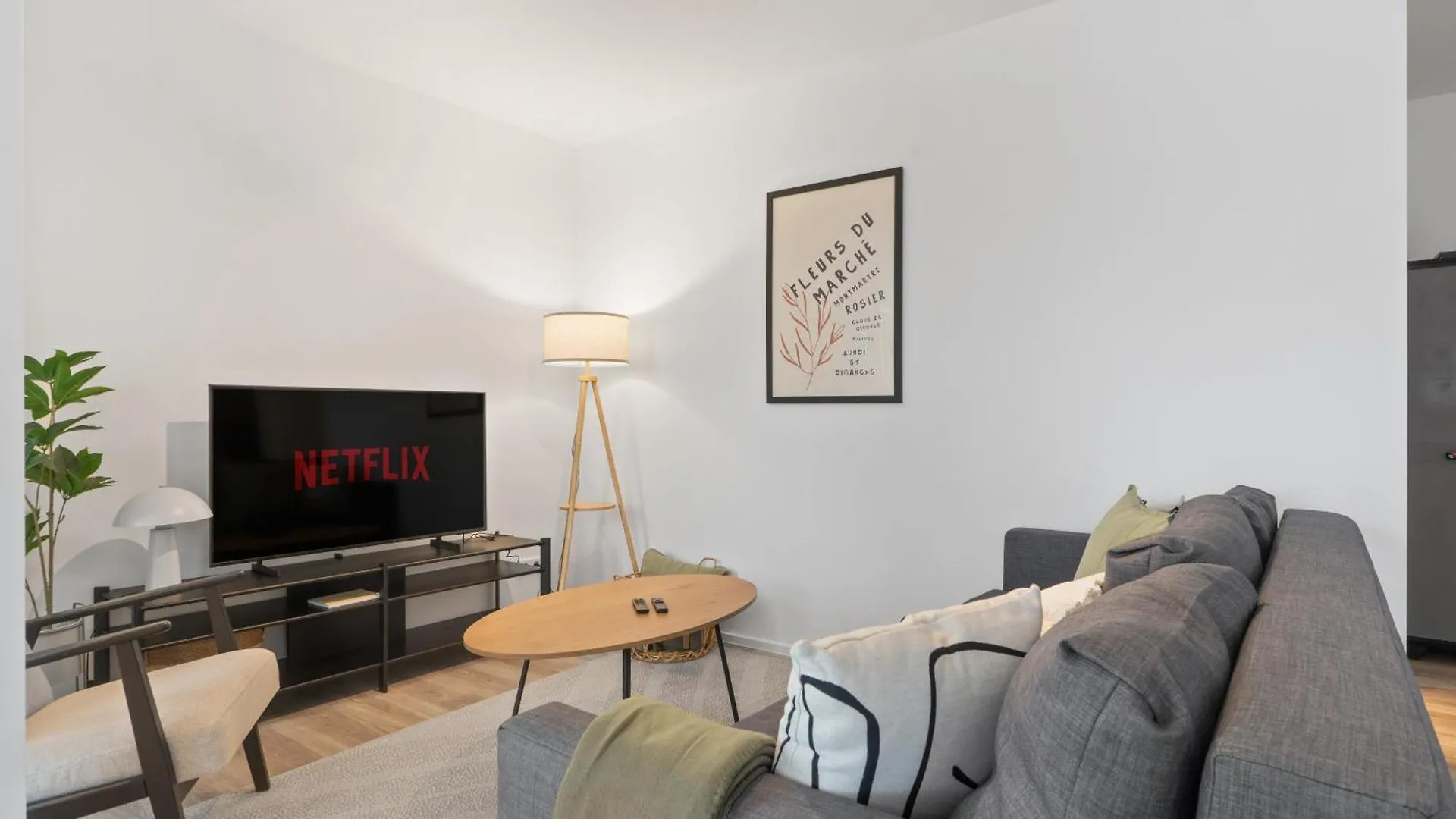 Coming Home - Moderne Wohnung Mit Naehe Zu Koeln Messe, Flughafen, Dom, Lanxess-Arena - Schnelles Wlan, 2 Baeder, 2 Kostenlose Parkplaetze contacts